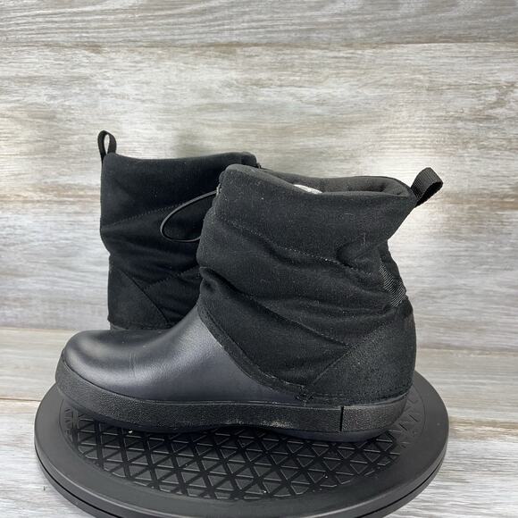 Crocs Women’s Puff Black Slip On Comfort Boots Size 6 - Picture 6 of 8